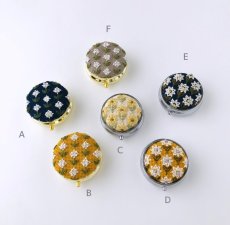 画像4: ピルケース / 地刺しの連続模様刺繍 (4)