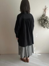 画像9: ロングシャツ / 黒バイオウオッシュコットンリネン×ピンパネル (9)