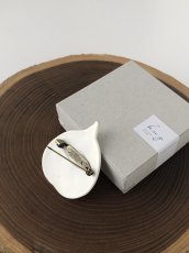 画像2: 陶磁器ブローチ (2)